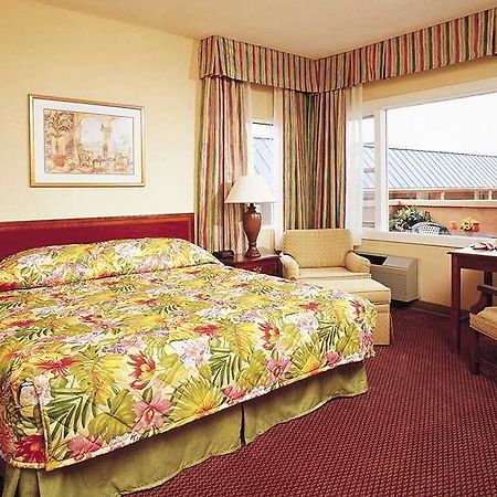 Nassau Palm Hotel Bagian luar foto