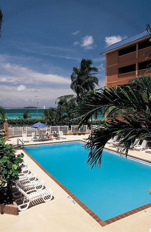 Nassau Palm Hotel Bagian luar foto